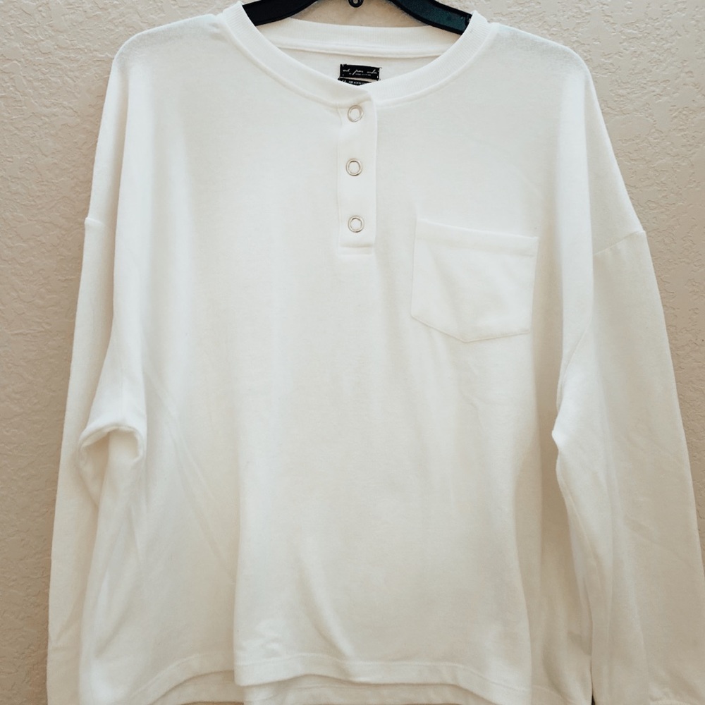 URBAN OUTFITTERS SOFT LONG SLEEVE